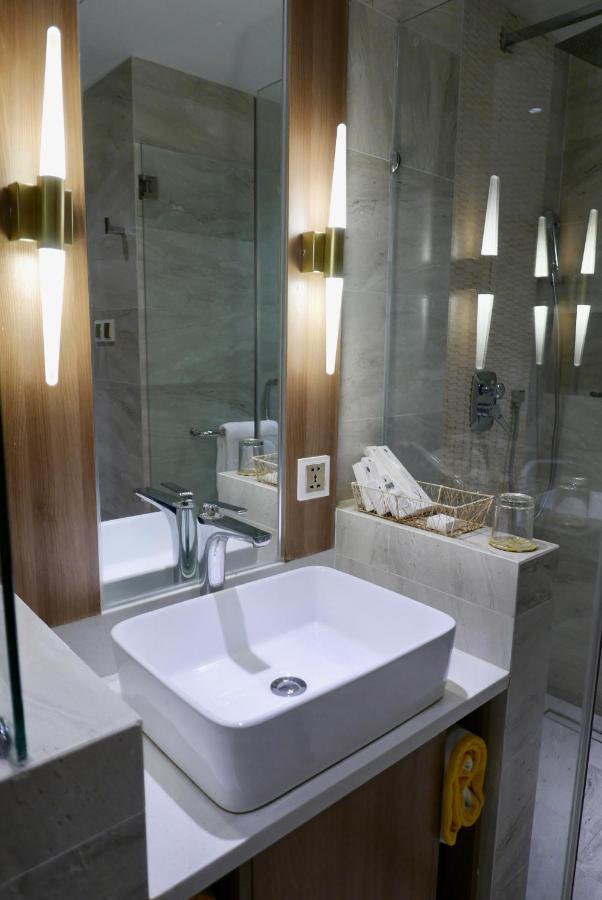 Acuatico Beach Resort & Hotel Inc. سان خوان المظهر الخارجي الصورة